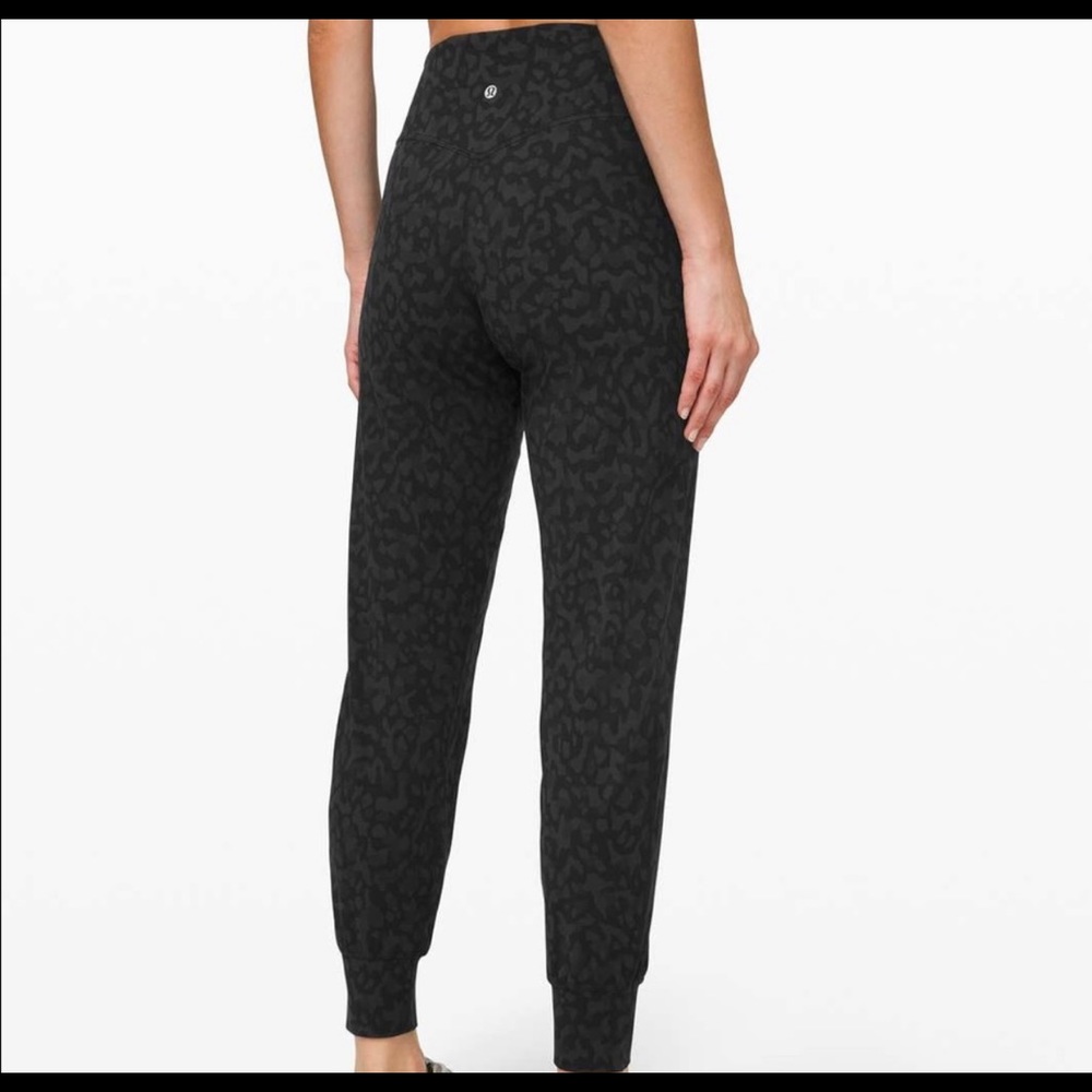 Lulu Align Joggers 28”